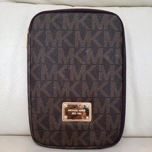 Michael Kors  Signature  10" IPAD Tablet Sleeve